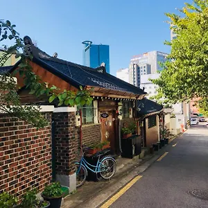 Icos 1 - Female Only Seoul